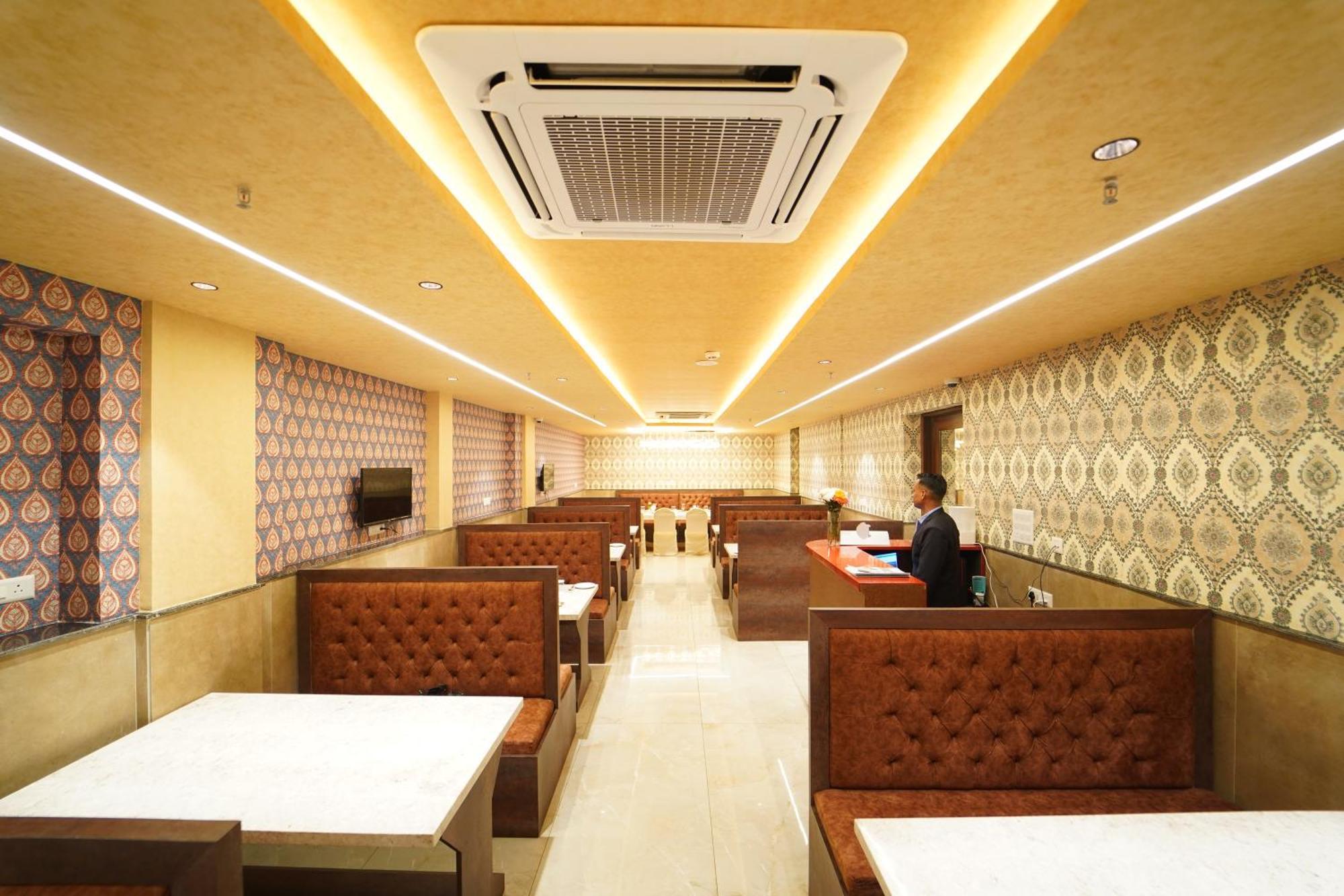 Hotel Ananta Sayana Bhubaneswar Extérieur photo