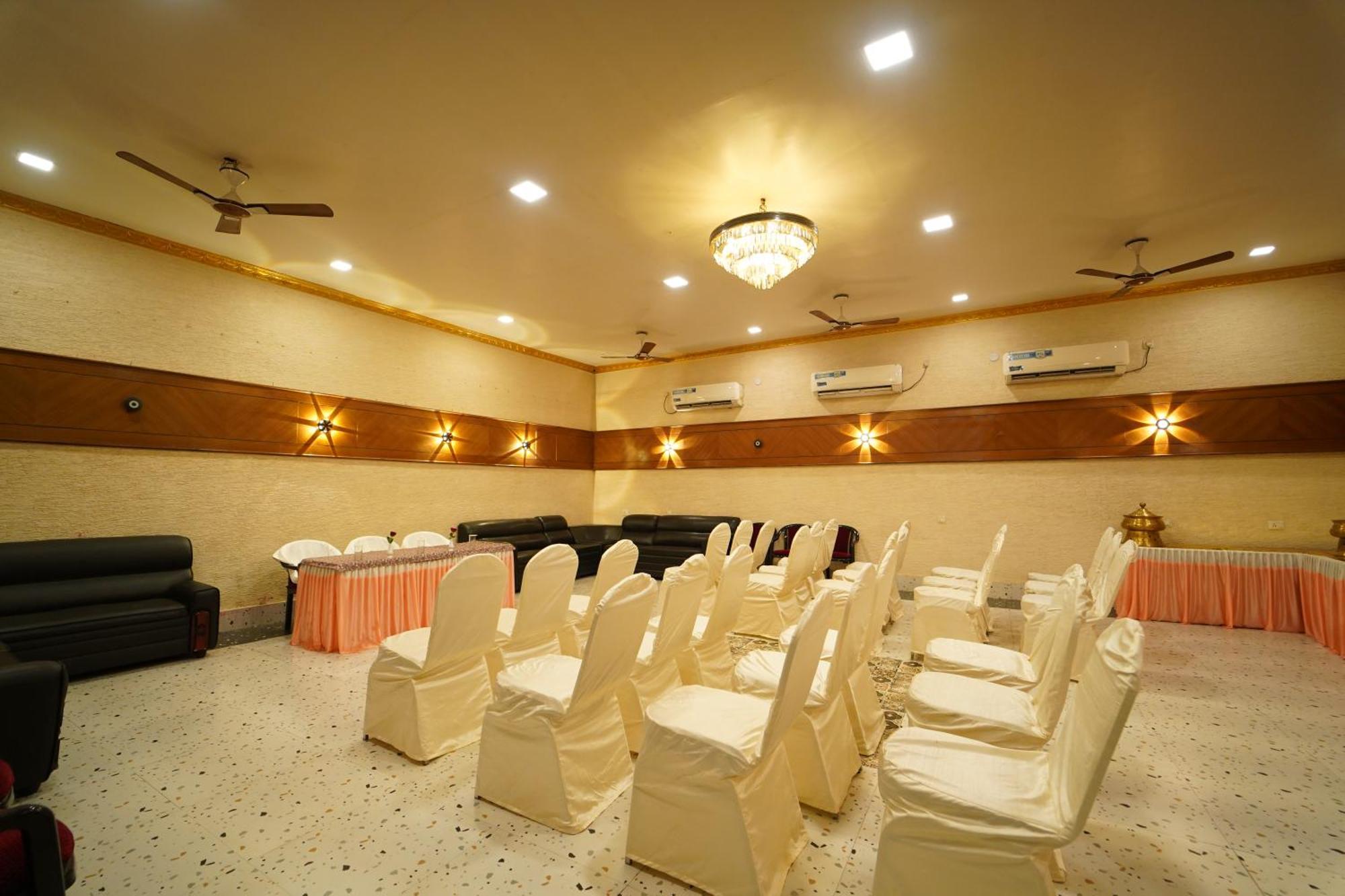 Hotel Ananta Sayana Bhubaneswar Extérieur photo